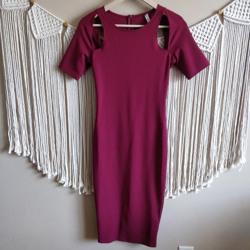 3/$20 Fabletics Eva Wine Cutout Bodycon Midi Dress XXS - Picture 3 of 10
